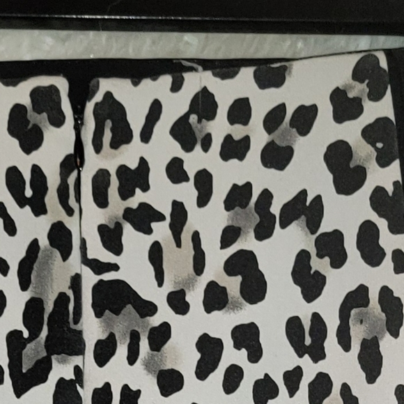 White House Black Market Blk/Gray/Wht Leopard Print Color Block Pencil Skirt - Picture 4 of 5